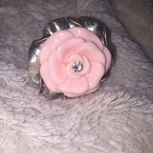 Giant flower ring